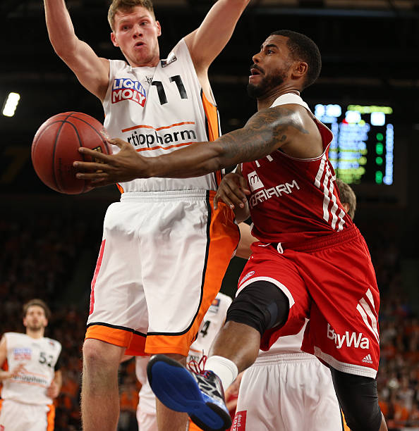 疑值得称赞 疑值得称赞